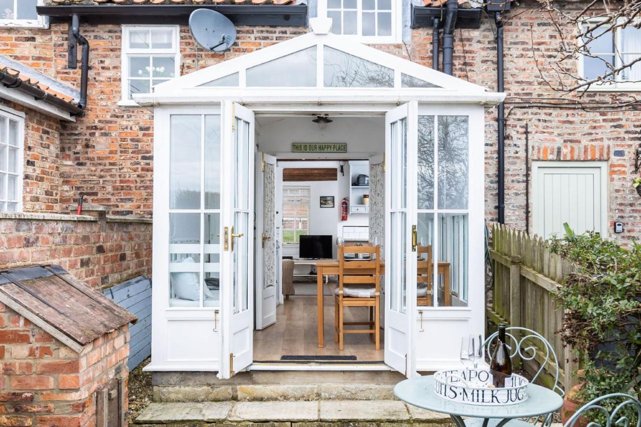 Quaint Cottage In The Heart Of North Yorkshire Village - Pet Friendly Free Stillington Exterior foto